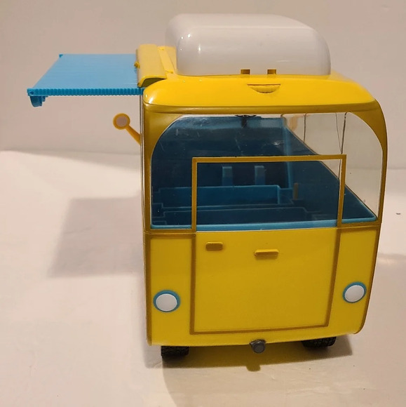 Peppa pig yellow bus  RV camper van - Picture 6 of 11